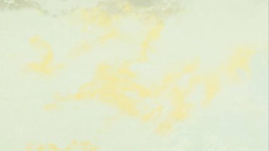 Metin için yeri olan boya lekeleriyle soyut arkaplan