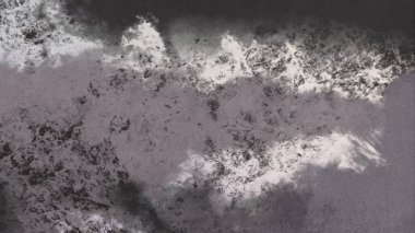 Metin için yeri olan boya lekeleriyle soyut arkaplan