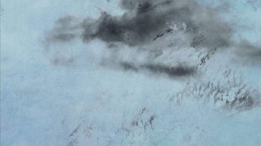 Metin için yeri olan boya lekeleriyle soyut arkaplan