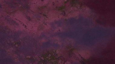 Metin için yeri olan boya lekeleriyle soyut arkaplan