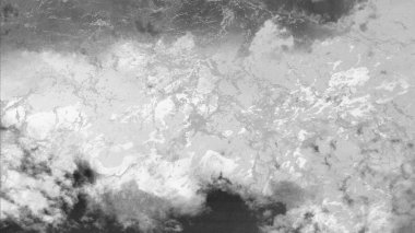 Metin için yeri olan boya lekeleriyle soyut arkaplan