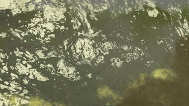 Metin için yeri olan boya lekeleriyle soyut arkaplan