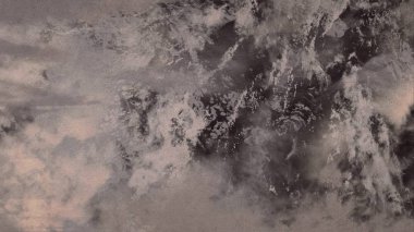 Metin için yeri olan boya lekeleriyle soyut arkaplan