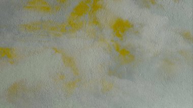 Metin için yeri olan boya lekeleriyle soyut arkaplan