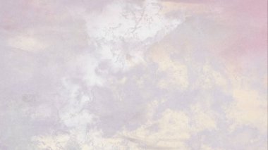 Metin için yeri olan boya lekeleriyle soyut arkaplan