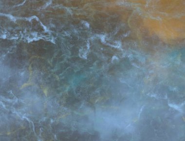 metin için alan ile arka planda soyut renkli lekeler