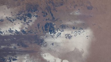 Metin için yeri olan boya lekeleriyle soyut arkaplan