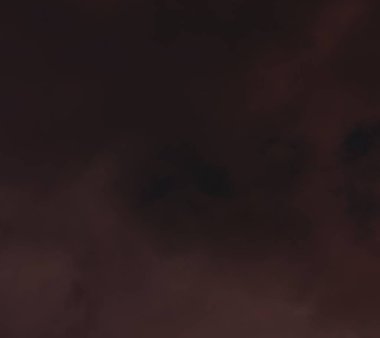 Turuncu sis ve siyah sahne stüdyosu vitrin oda arka plan üzerinde sis etkisi.