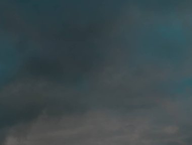 soyut grunge bulutlar, kopya alanı ile renkli arka plan