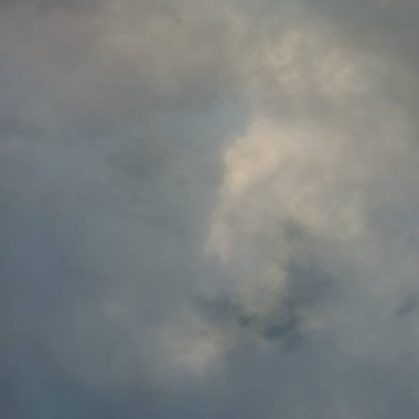 Küçük bulutlar ile mavi gökyüzü arka plan, mavi gökyüzünde bulutlar