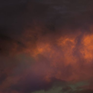 soyut grunge bulutlar, kopya alanı ile renkli arka plan