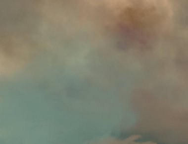 soyut grunge bulutlar, kopya alanı ile renkli arka plan