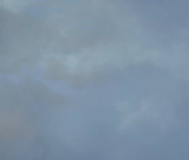 Bangkok, Tayland - 10 Mayıs 2014: Mavi gökyüzü ve beyaz bulut görünümü. Bangkok, Tayland Wat tha pra vardır.