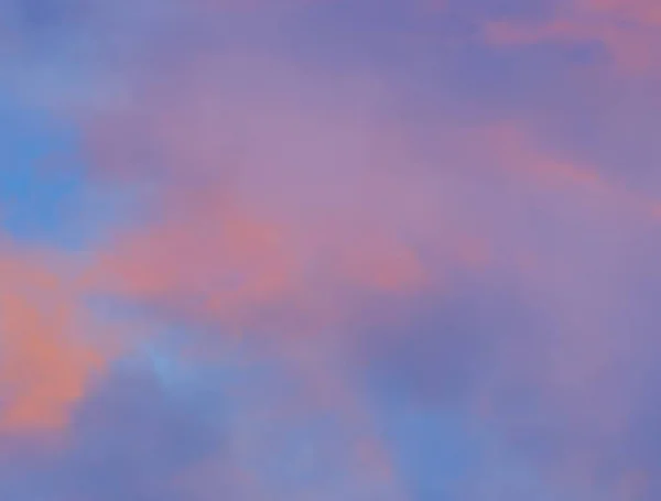 雲のある抽象的な青空の背景 — ストック写真