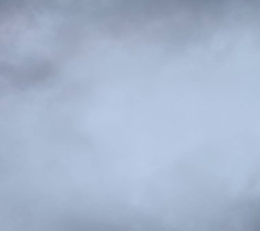 Bulutlu gökyüzünün doğal bulanık görüntüsü