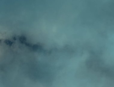 soyut grunge bulutlar, kopya alanı ile renkli arka plan