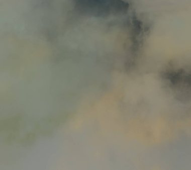 soyut grunge bulutlar, kopya alanı ile renkli arka plan