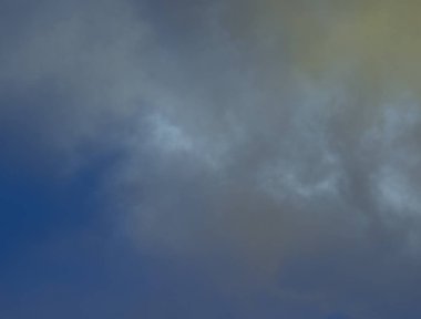 soyut grunge bulutlar, kopya alanı ile renkli arka plan