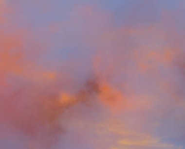 soyut grunge bulutlar, kopya alanı ile renkli arka plan