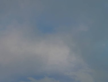 soyut grunge bulutlar, kopya alanı ile renkli arka plan