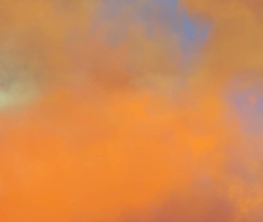 soyut grunge bulutlar, kopya alanı ile renkli arka plan