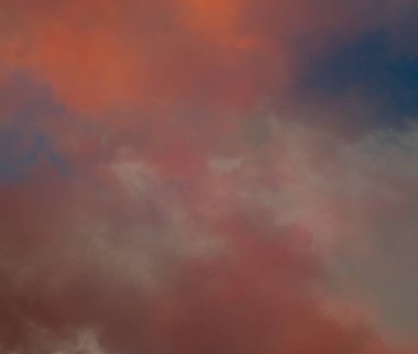 soyut grunge bulutlar, kopya alanı ile renkli arka plan