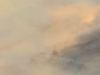 soyut grunge bulutlar, kopya alanı ile renkli arka plan