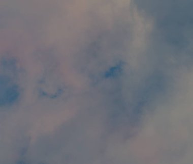 soyut grunge bulutlar, kopya alanı ile renkli arka plan