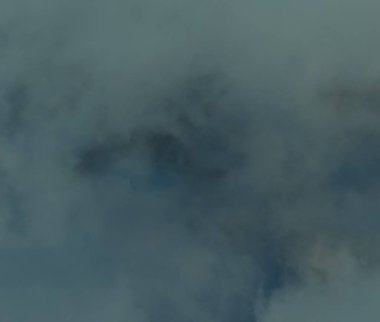 soyut grunge bulutlar, kopya alanı ile renkli arka plan