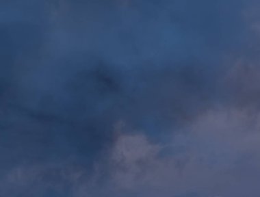 soyut grunge bulutlar, kopya alanı ile renkli arka plan