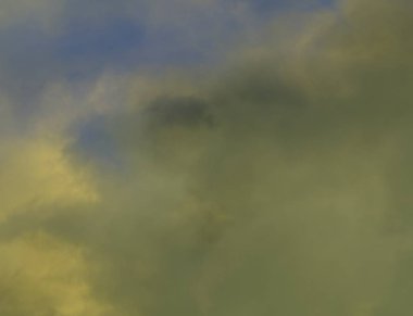 soyut grunge bulutlar, kopya alanı ile renkli arka plan