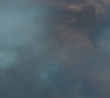 soyut grunge bulutlar, kopya alanı ile renkli arka plan