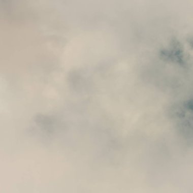 soyut grunge bulutlar, kopya alanı ile renkli arka plan