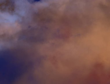 soyut grunge bulutlar, kopya alanı ile renkli arka plan