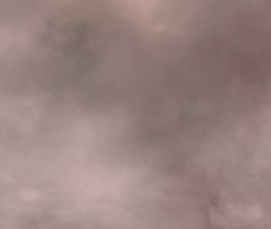 Gökyüzü kara bulutlar, ve yağmur yapar.