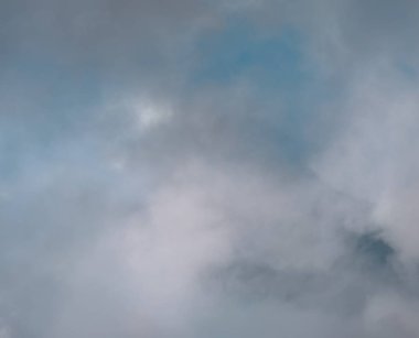 soyut grunge bulutlar, kopya alanı ile renkli arka plan