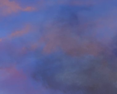 soyut grunge bulutlar, kopya alanı ile renkli arka plan