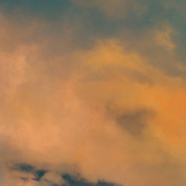 soyut grunge bulutlar, kopya alanı ile renkli arka plan