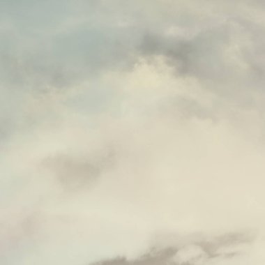 soyut grunge bulutlar, kopya alanı ile renkli arka plan