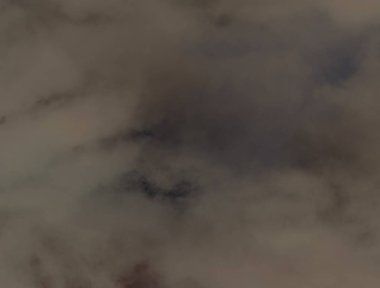 soyut grunge bulutlar, kopya alanı ile renkli arka plan