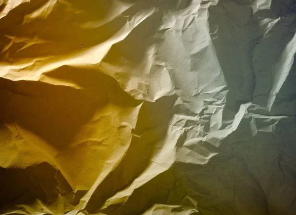 bir kağıt arka plan üzerinde sonbahar yaprakları