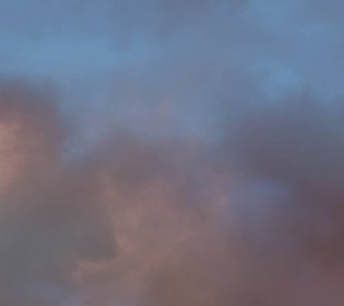 soyut grunge bulutlar, kopya alanı ile renkli arka plan