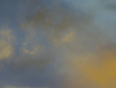 soyut grunge bulutlar, kopya alanı ile renkli arka plan