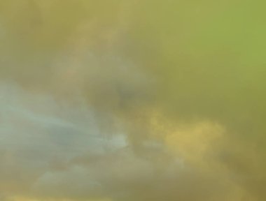 soyut grunge bulutlar, kopya alanı ile renkli arka plan