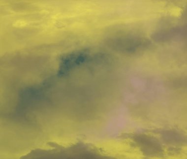 soyut grunge bulutlar, kopya alanı ile renkli arka plan