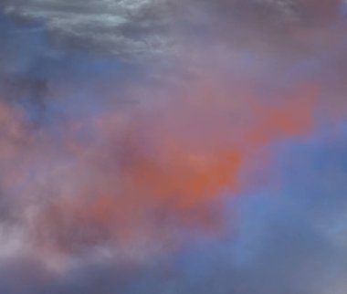 soyut grunge bulutlar, kopya alanı ile renkli arka plan