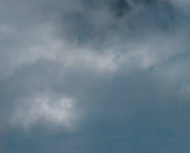 soyut grunge bulutlar, kopya alanı ile renkli arka plan