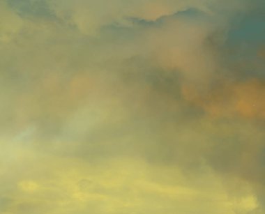 soyut grunge bulutlar, kopya alanı ile renkli arka plan