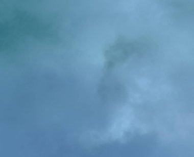 soyut grunge bulutlar, kopya alanı ile renkli arka plan