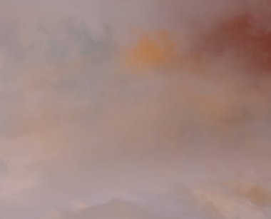 soyut grunge bulutlar, kopya alanı ile renkli arka plan